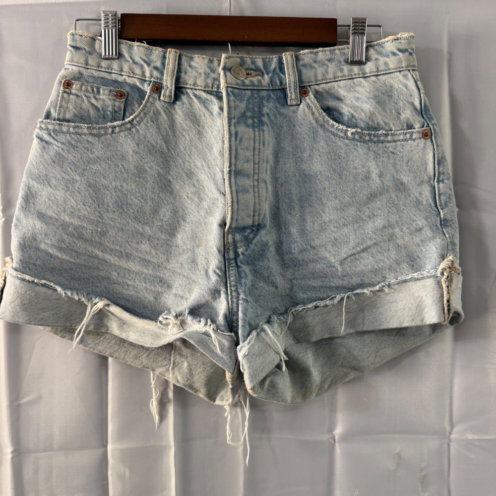 Zara Womens Light Wash High Waisted Button Fly Cut Off Denim Shorts‎ Size 6